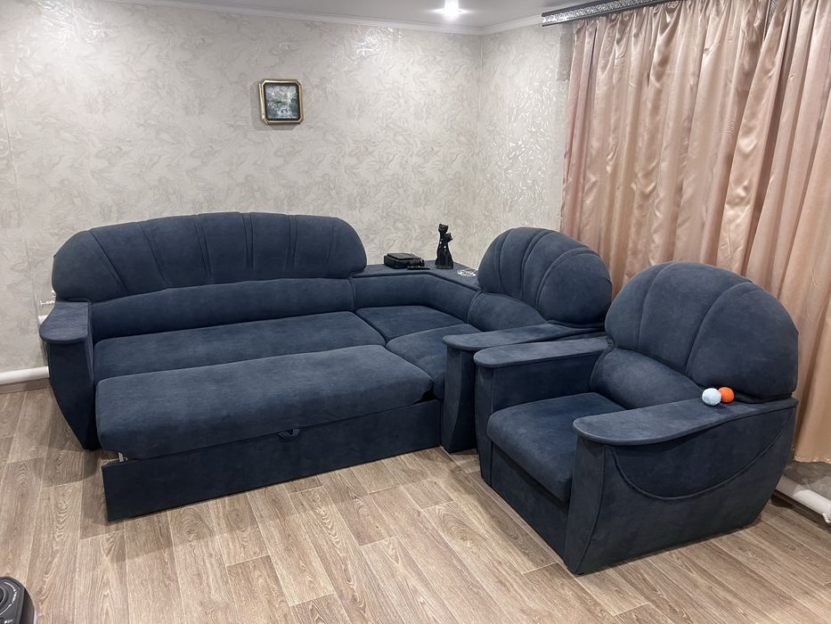 Продам диван с креслом