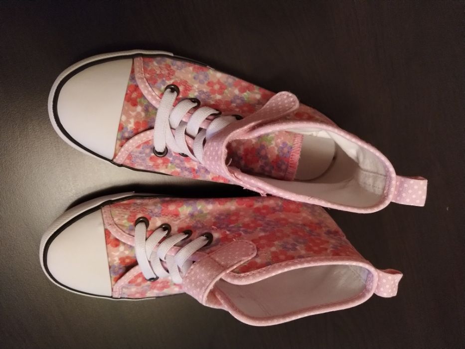 Vând pantofi casual mărimea 33