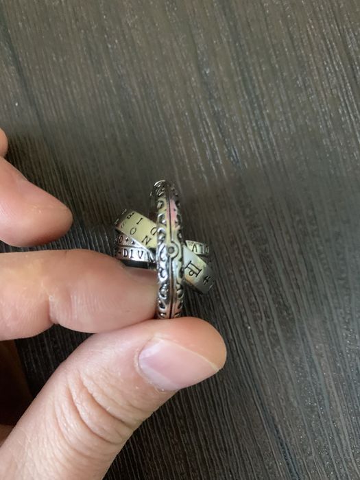 Кольца, бижутерия.