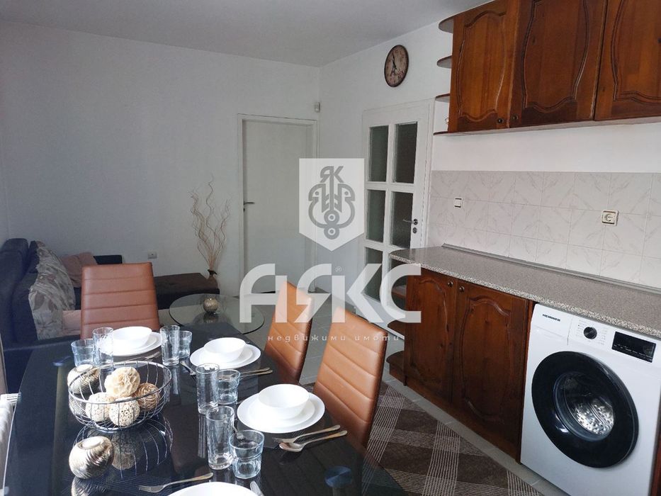 Дава се под наем Двустаен апартамент в София, Център - 66 кв.м за 650 € - Снимка #2