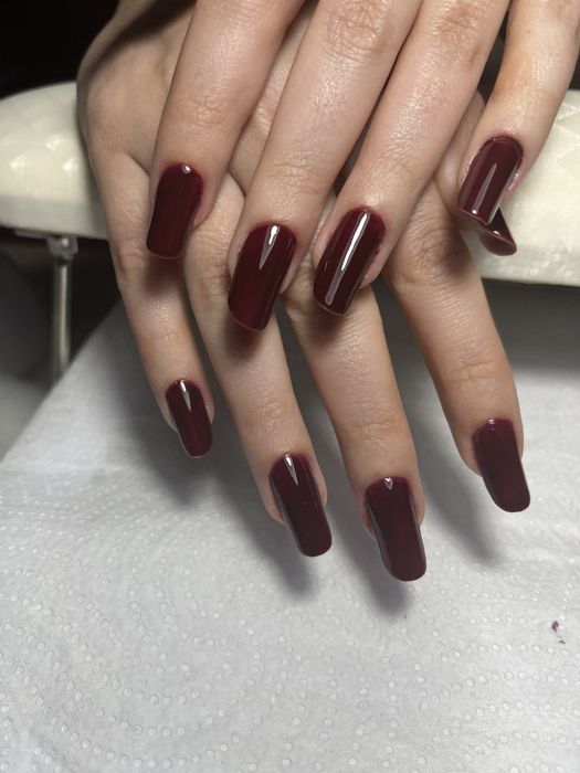 Manichiura gel si semipermanenta