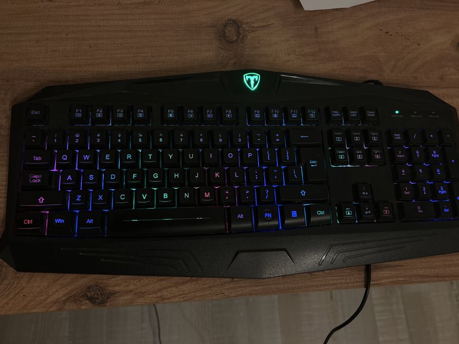 Tastatura gaming RGB