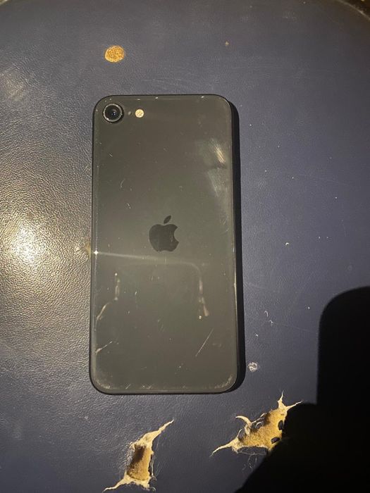 Vand sau schimb iphone se 3