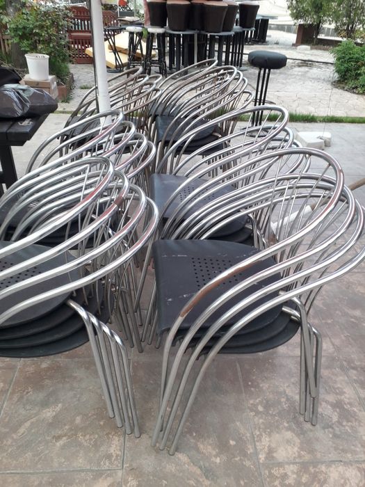 Scaune de fier rezistente