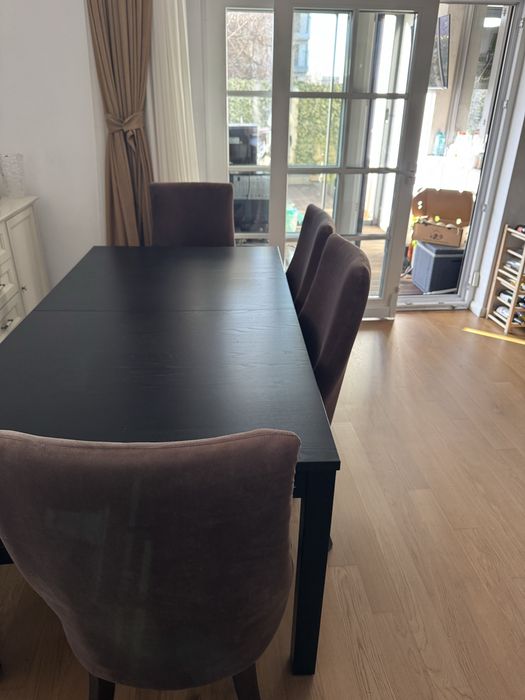 Masa extensibila cu 4 scaune