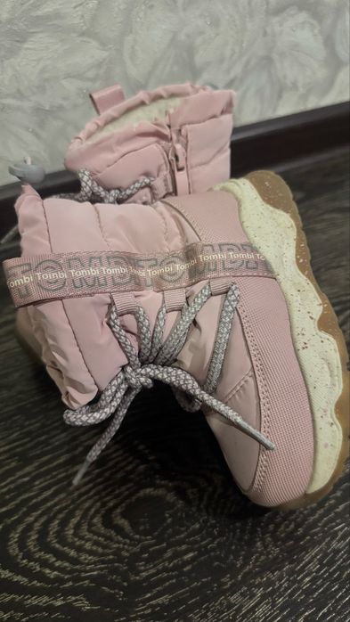 Продам зимние ботиночки