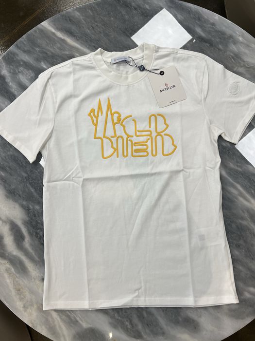 Тениска Moncler.