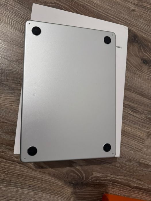 MacBook Air M4 (16/256 GB) Silver — Идеал, АКБ 99%