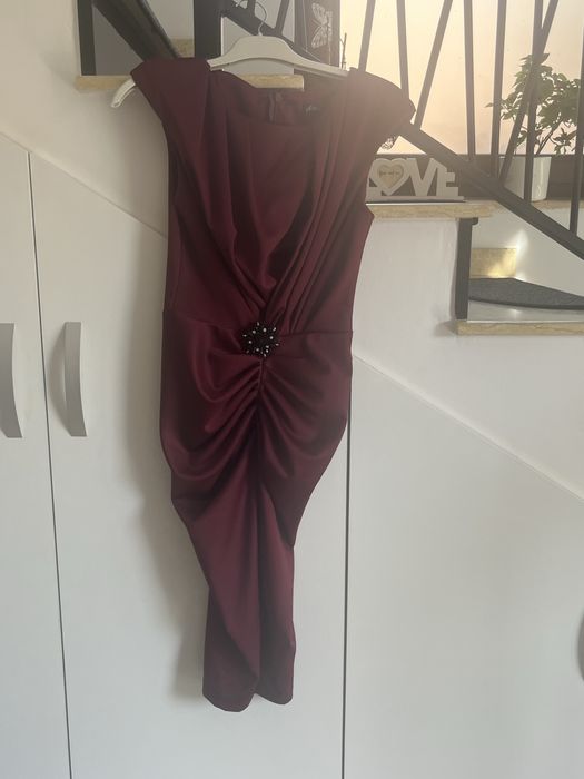 Rochie de evenimente .