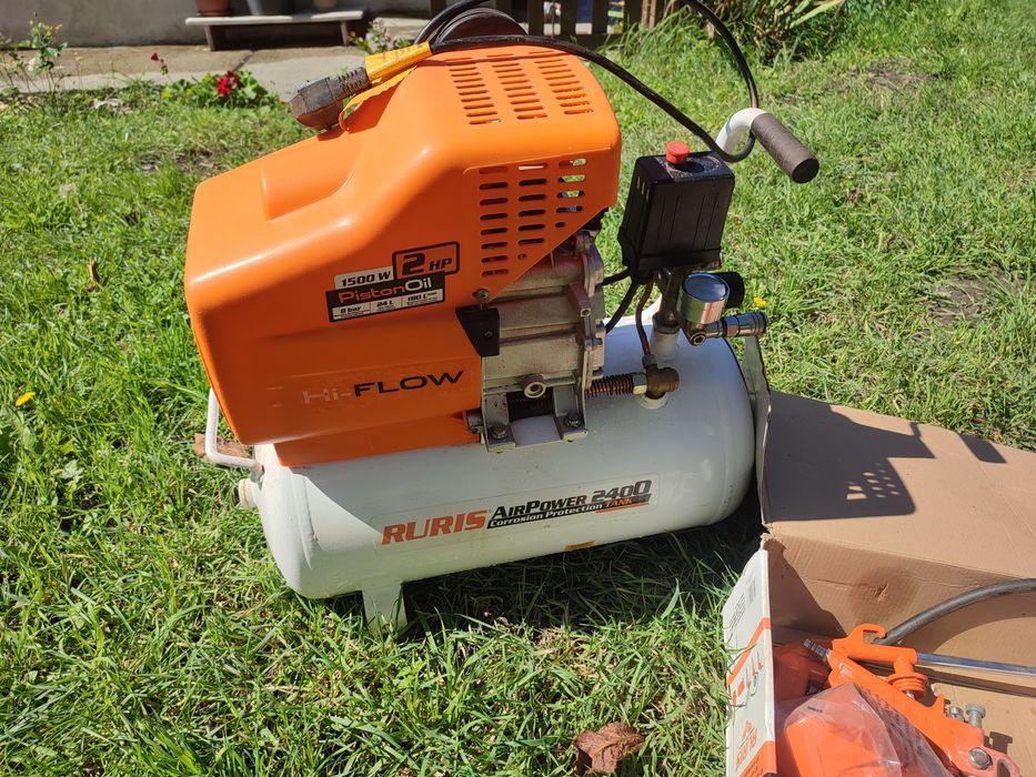 Compresor aer RURIS AirPower 2400 plus kit compresor. Stare excelentă.