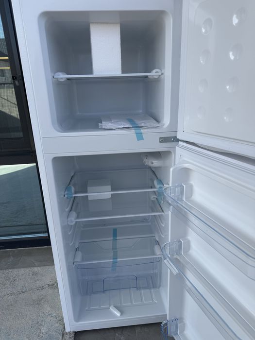 Холодильник абсолютно новый