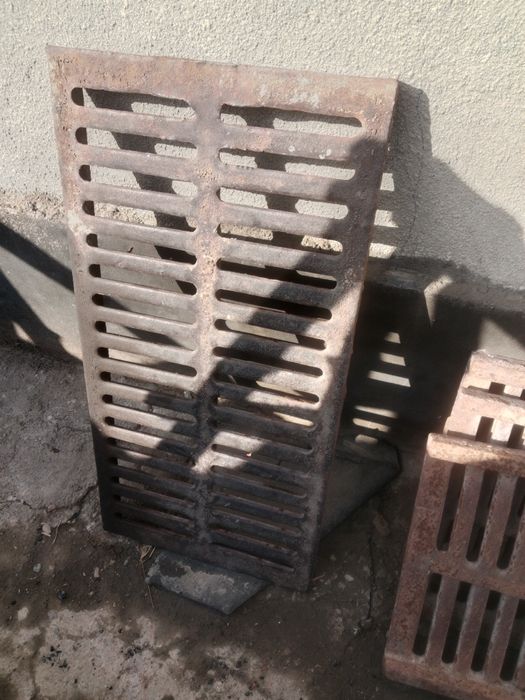 Продам решетки чугунный