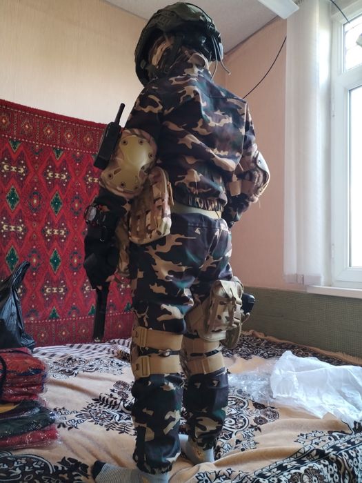 Аксессуары и наряды для юных гаишников, военных