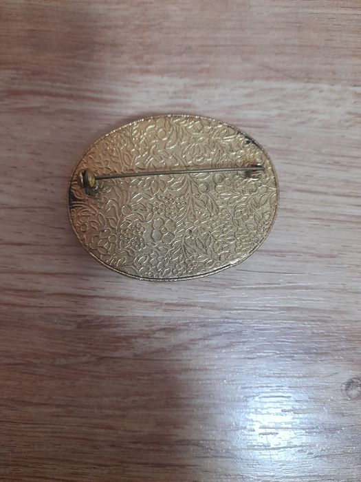 Винтидж порцеланова брошка