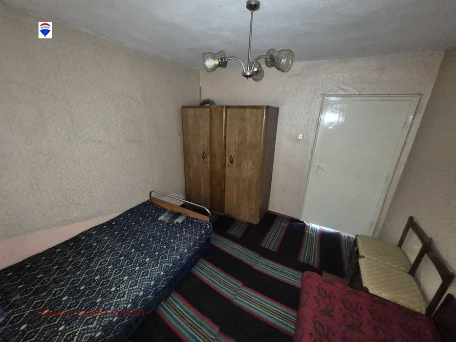 Селска къща с голям двор в с. Караманово