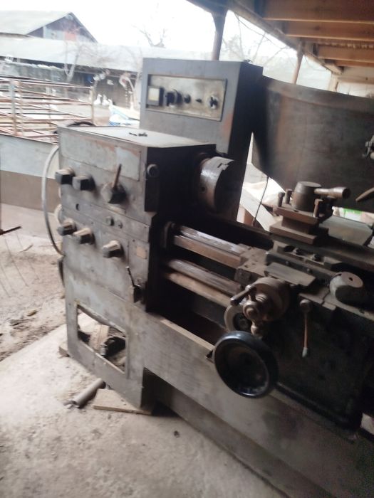 Продаётся токарный станок