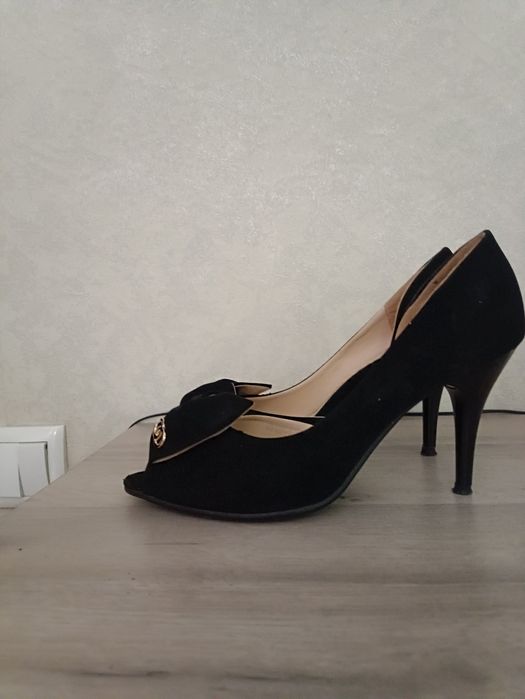 Женские замшевые туфельки