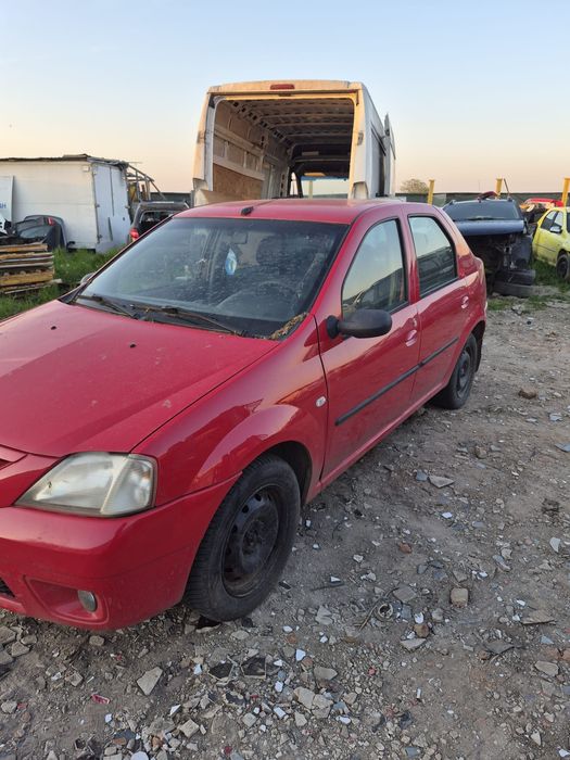 Piese dacia Logan uși motor cutie faruri roti caseta