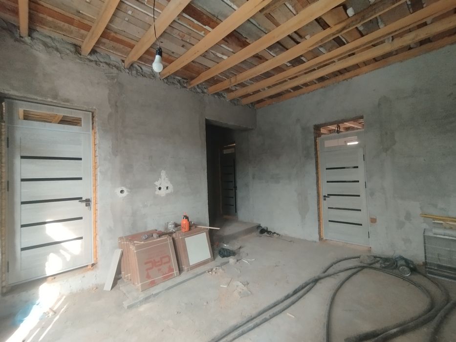 Киров, Олмазор кучасида, 6 сотих, 4 хона каробка сотилади.