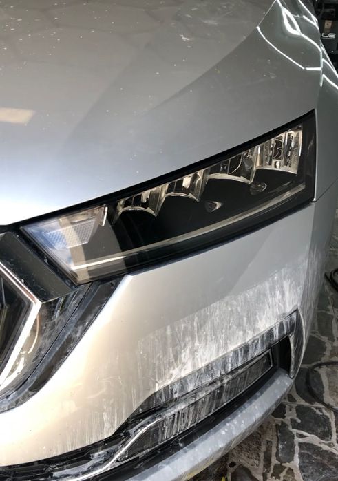 Затъмняване на автомобилни стъкла . PPF фолио на фарове , полиране