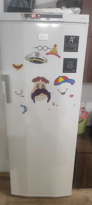 Продава се фризер AEG