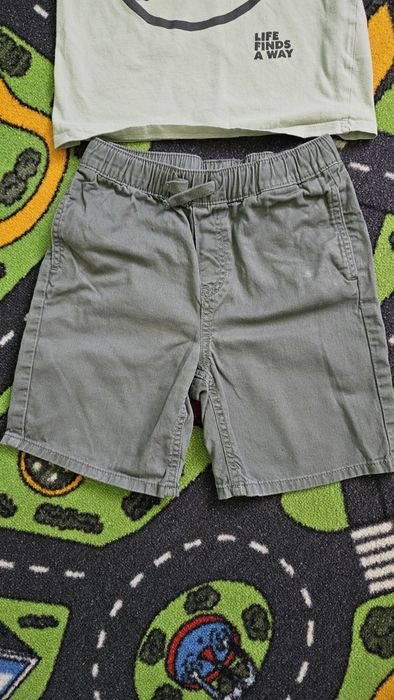 H&m 122/128 pantaloni scurti + tricou baieti