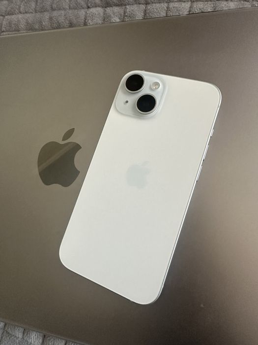 iPhone 15 на 128 гб в ИДЕАЛЕ