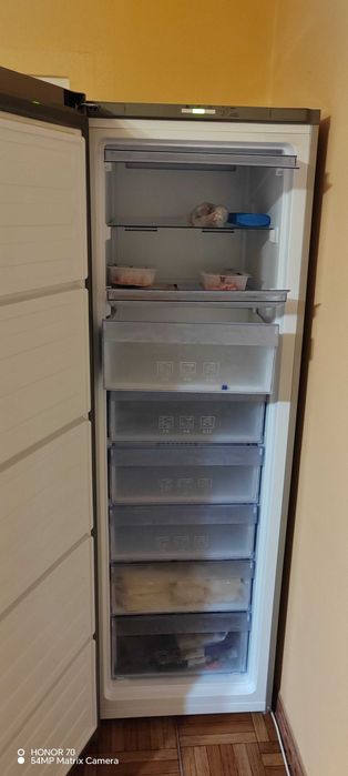 Congelator cu sertare