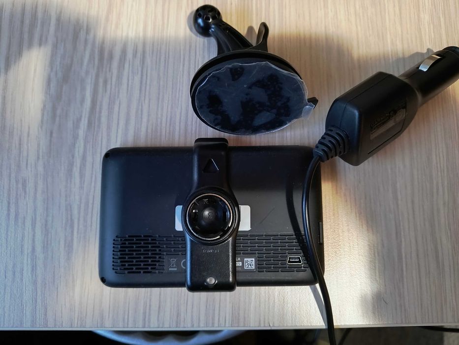 Garmin nuvi 68LM-GPS навигация с безплатни доживотни актуализации
