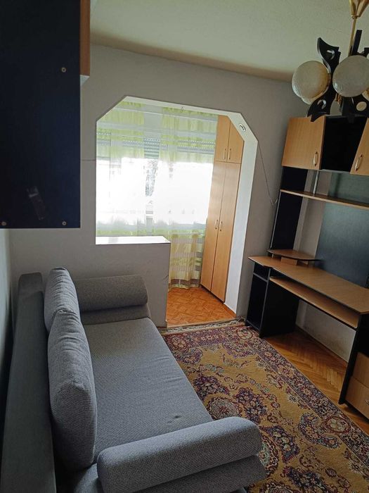 Inchiriez apartament 2 camere etaj 3 (zona parc Lidia)