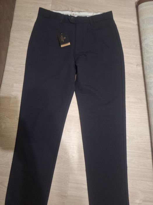 Продам  брюки  брали за 16000