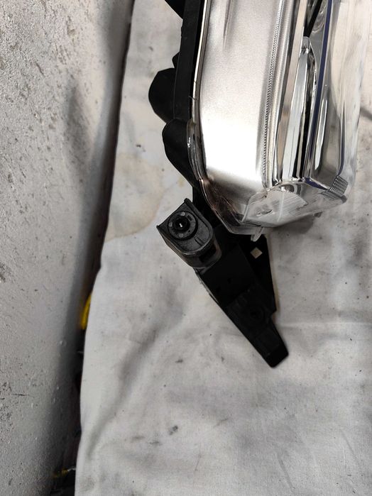 Фар Тойота Toyota Hilux