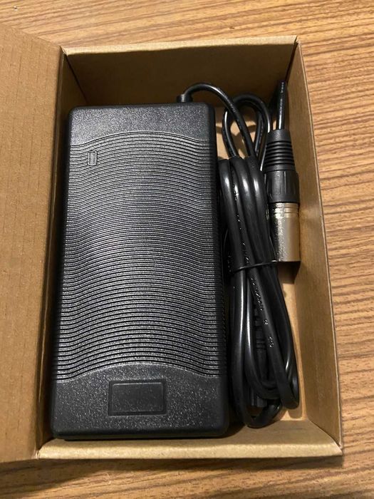 Încărcător biciclete, trotinete electrice 48v