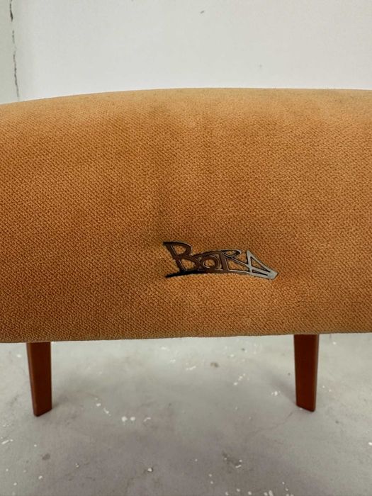 Комплект трапезария Bora – маса + 8 дървени стола + витрина