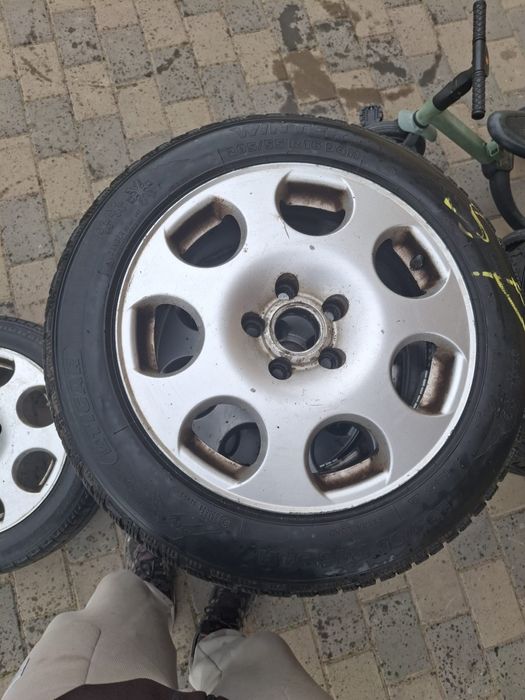 Vând anvelope 205 55 16