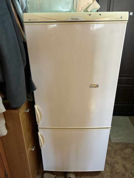 Срочно отдам холодильник.