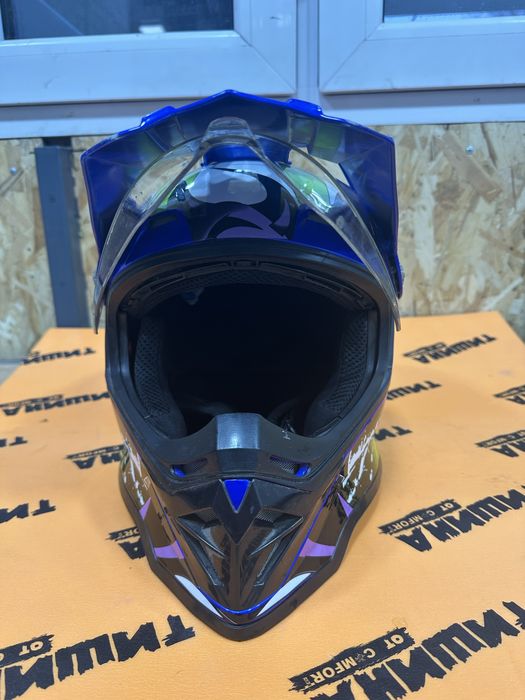 Продам шлем кроссовый В хорошем состояний падал только с рук