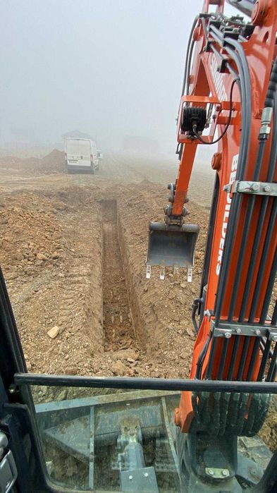 Excavator 2.5T - de inchiriat, inchiriez utilaje