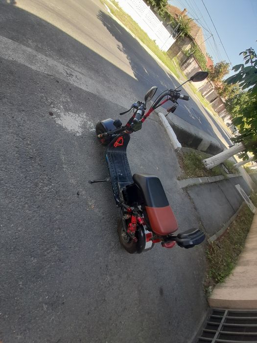 Vând scuter electric