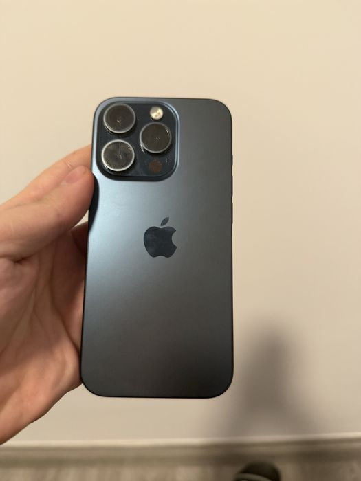 Vand Iphone 15 pro 512 gb