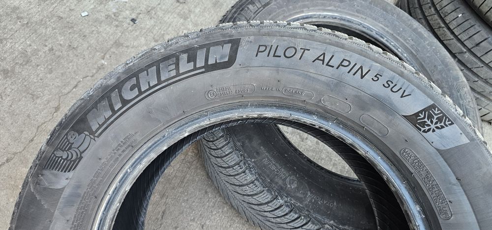 Продавам четири зимни гуми Michelin 265 60 18