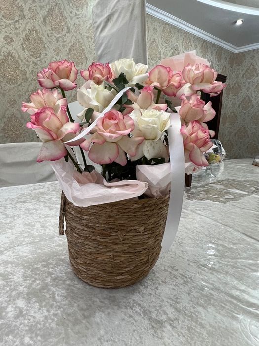 Цветы в горшке подарочные