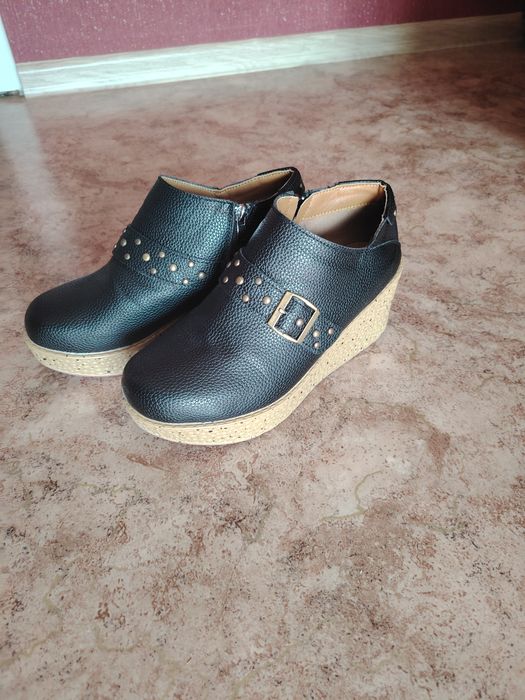 Продам новые туфли