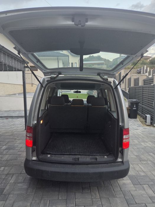 Vând Volkswagen Caddy