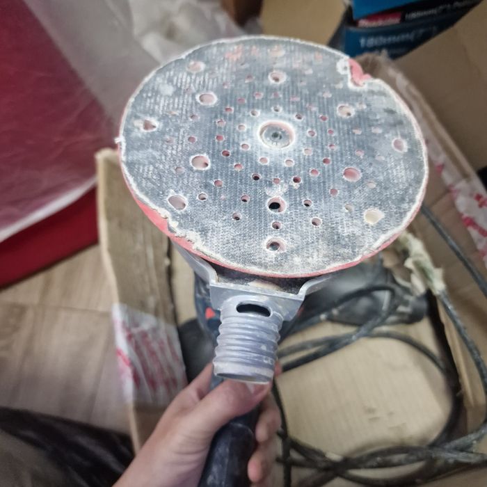 Продам шлифовальную машину Бош