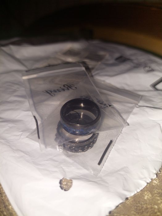 Продам кольца новые