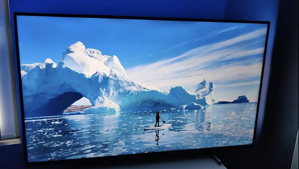 Телевизор Philips Ambilight 55 инча