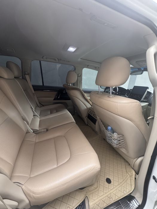Toyota land cruiser 200 год 2019