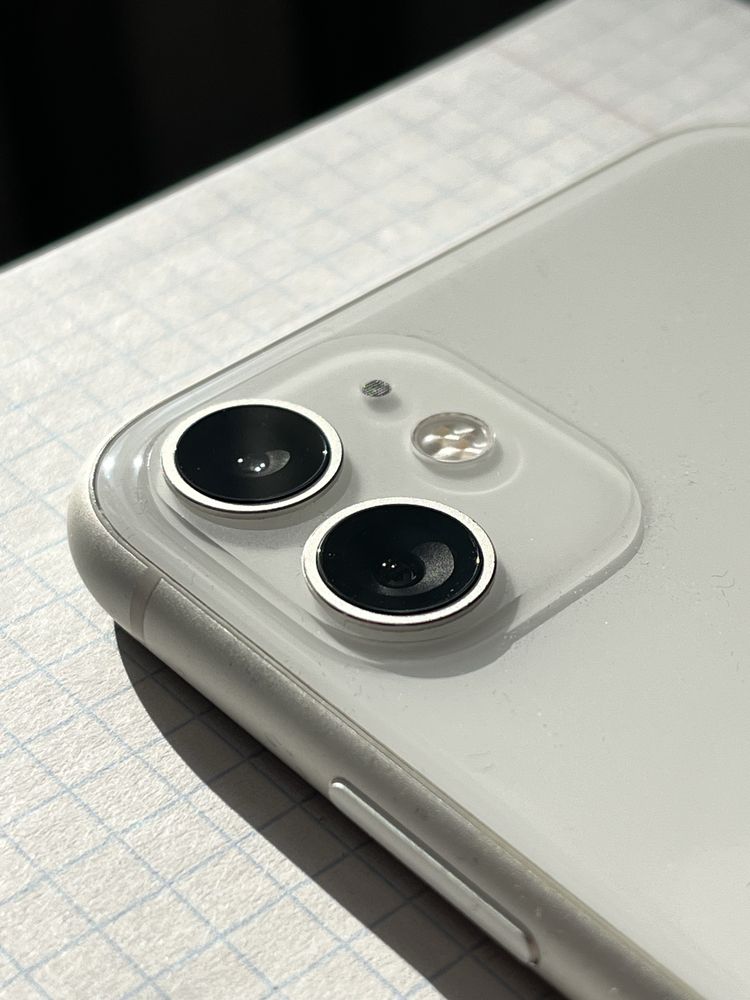 Продаю iPhone 11 белого цвета в отличном состоянии! - Мобильные ...