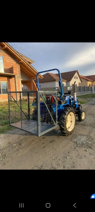 Si vinde tractor DONG FENG 4X4